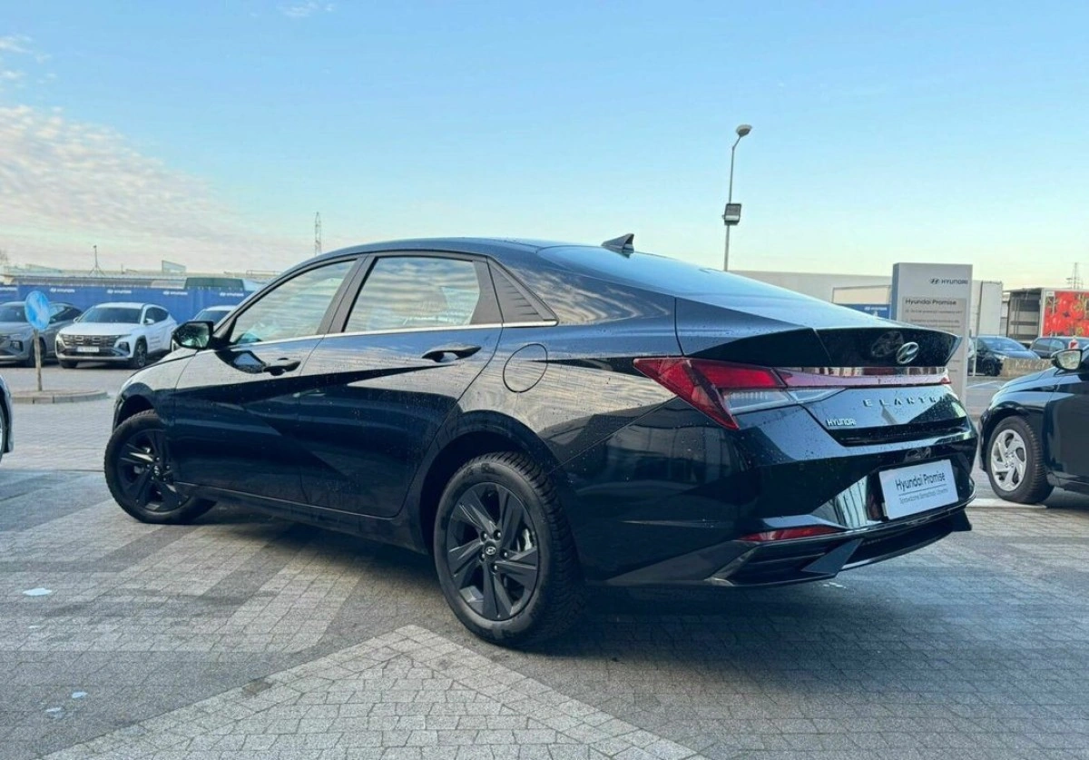 Hyundai Elantra - Zdjęcie 7