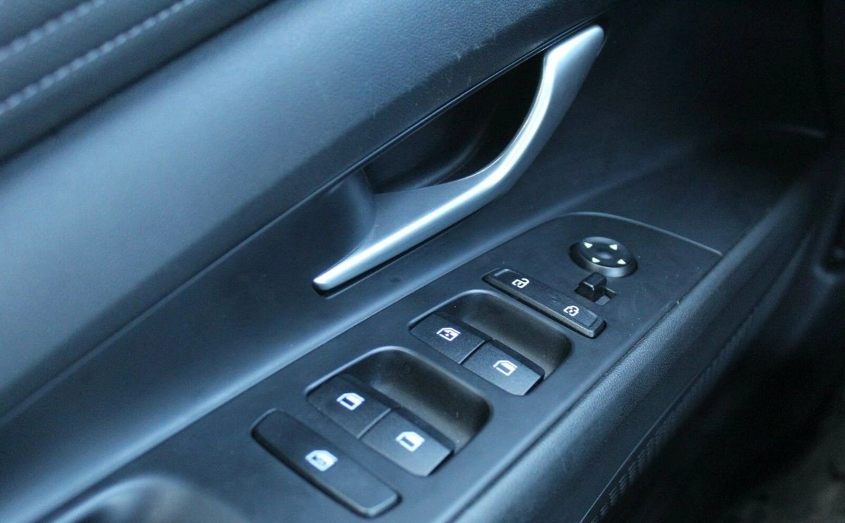 Hyundai Elantra - Zdjęcie 10