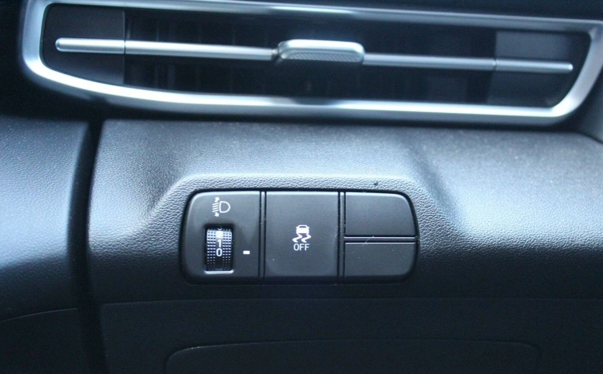 Hyundai Elantra - Zdjęcie 11