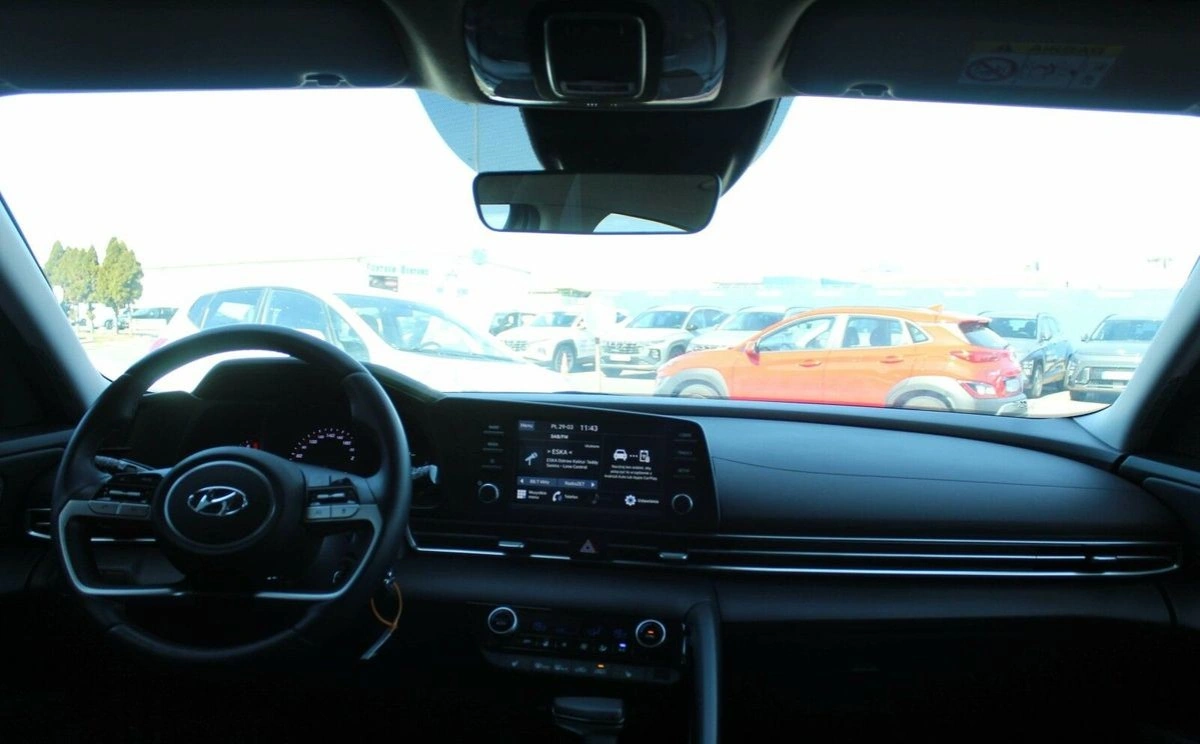 Hyundai Elantra - Zdjęcie 21