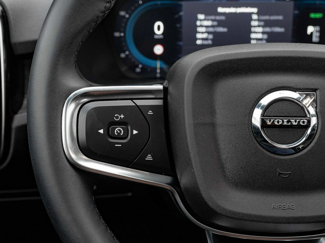 Volvo XC 40 - Zdjęcie 14