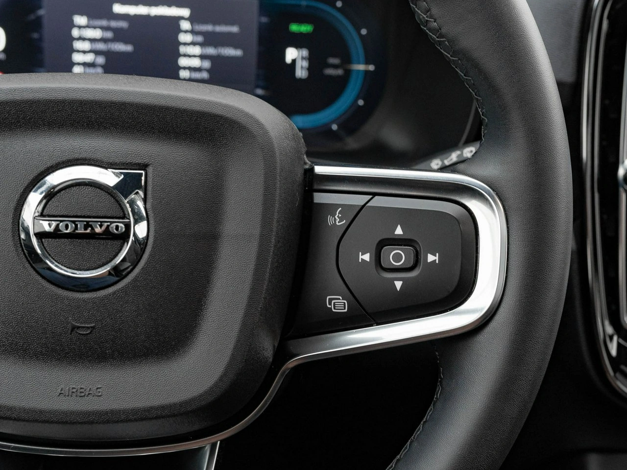 Volvo XC 40 - Zdjęcie 15