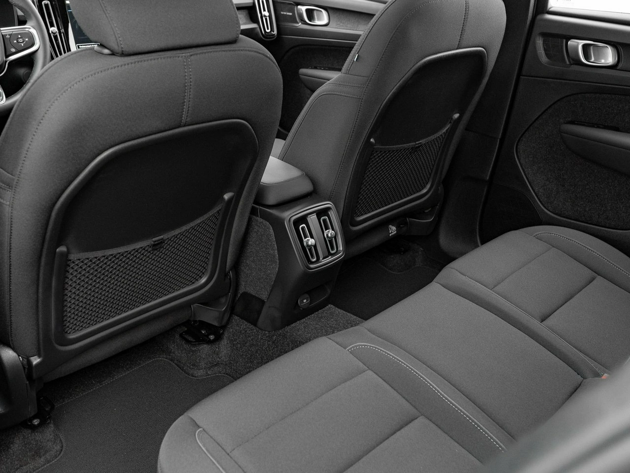 Volvo XC 40 - Zdjęcie 22