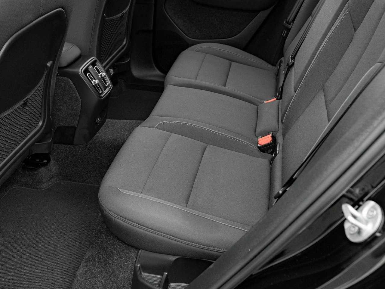 Volvo XC 40 - Zdjęcie 23