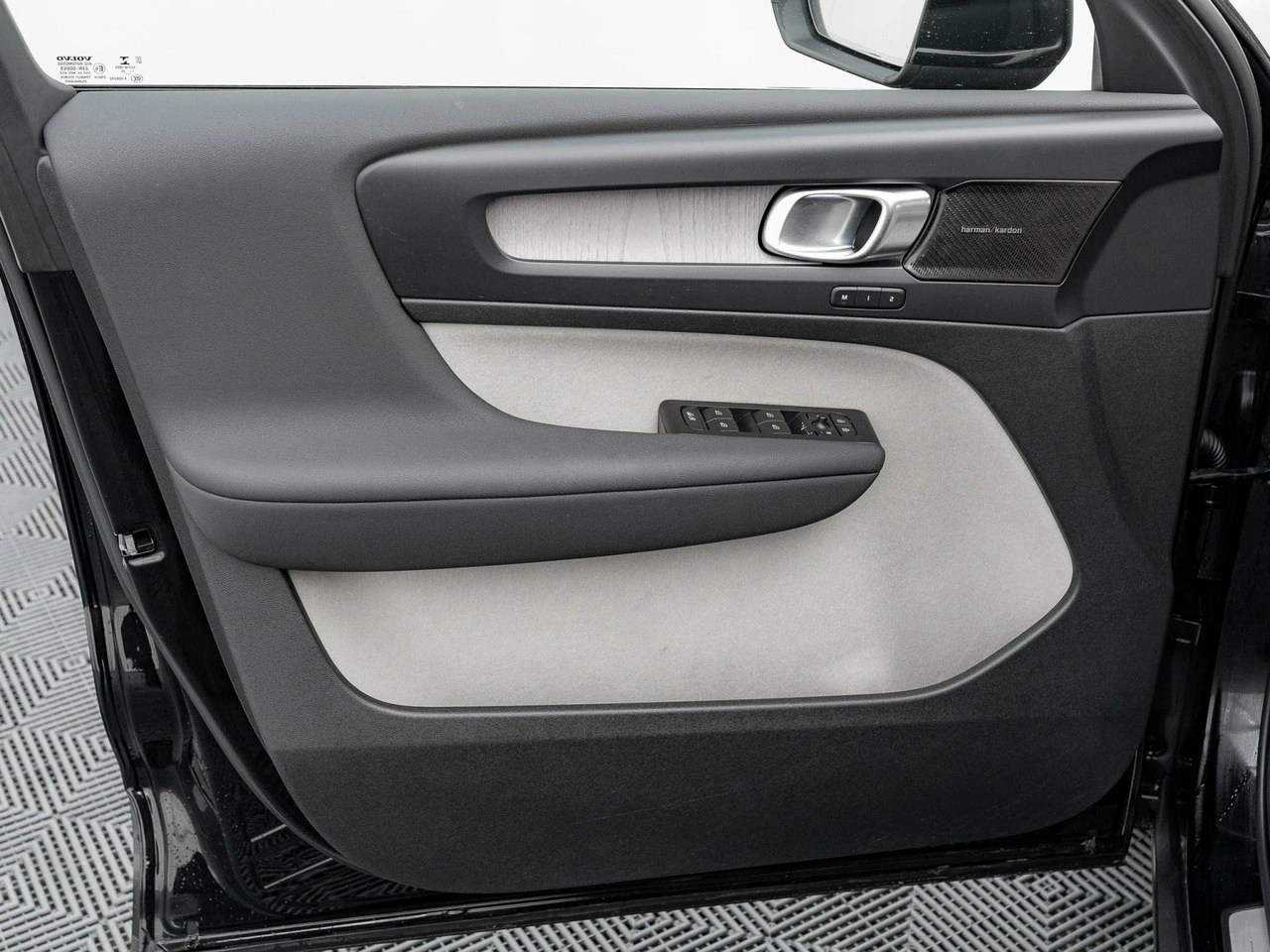 Volvo XC 40 - Zdjęcie 11