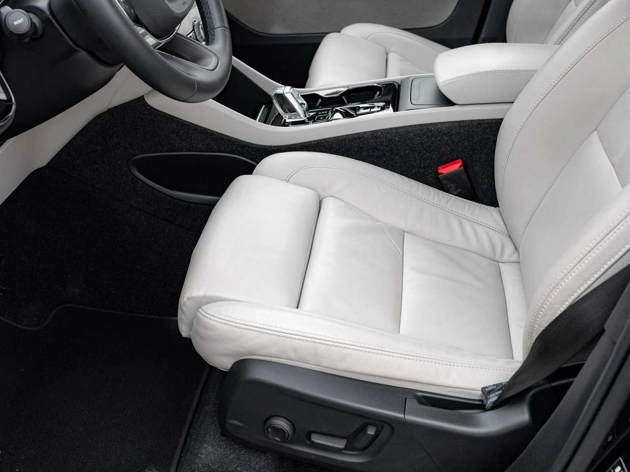 Volvo XC 40 - Zdjęcie 12