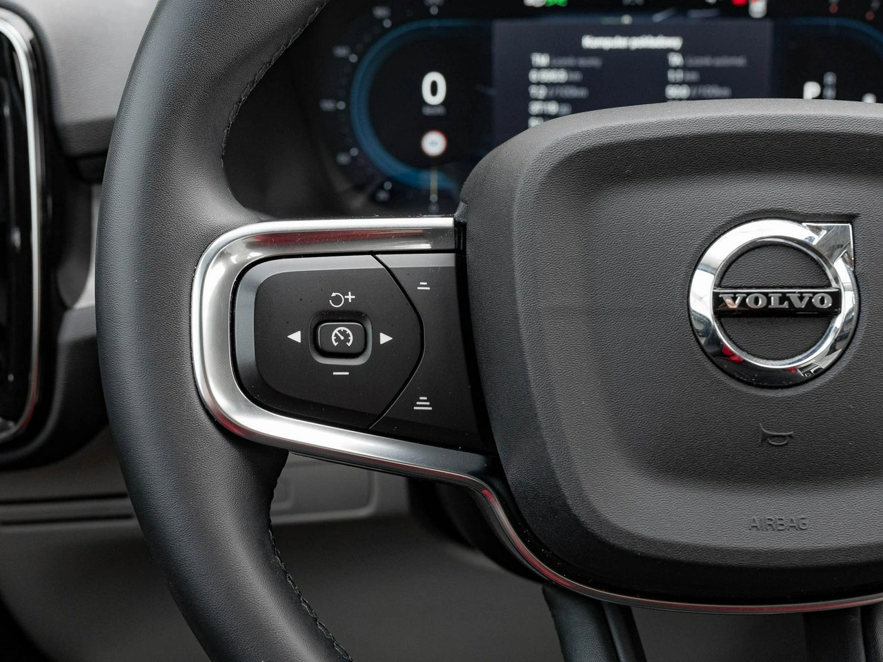 Volvo XC 40 - Zdjęcie 15