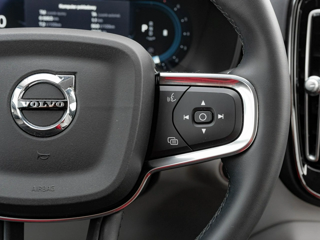 Volvo XC 40 - Zdjęcie 16