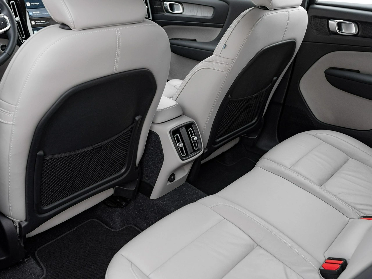 Volvo XC 40 - Zdjęcie 23