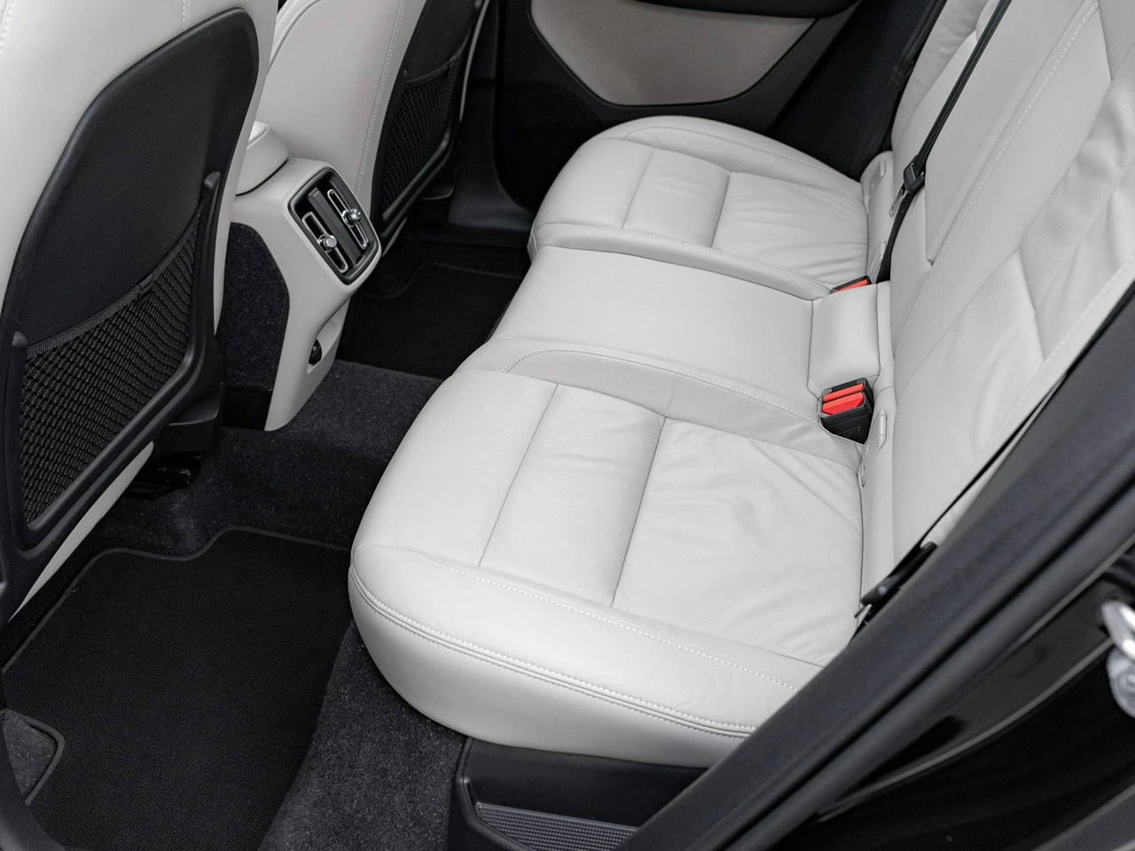 Volvo XC 40 - Zdjęcie 24