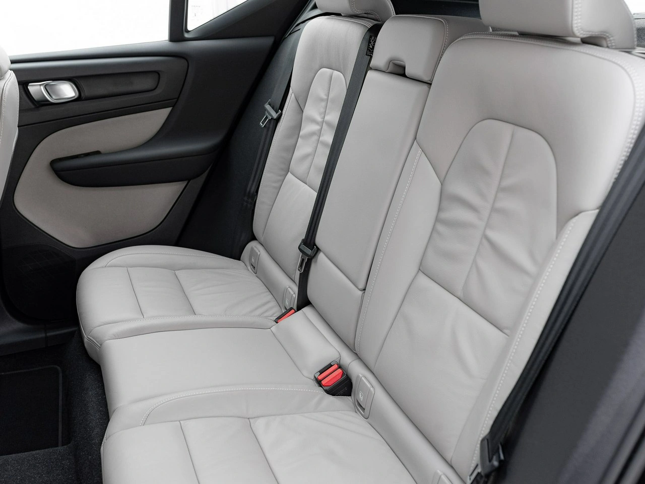 Volvo XC 40 - Zdjęcie 25