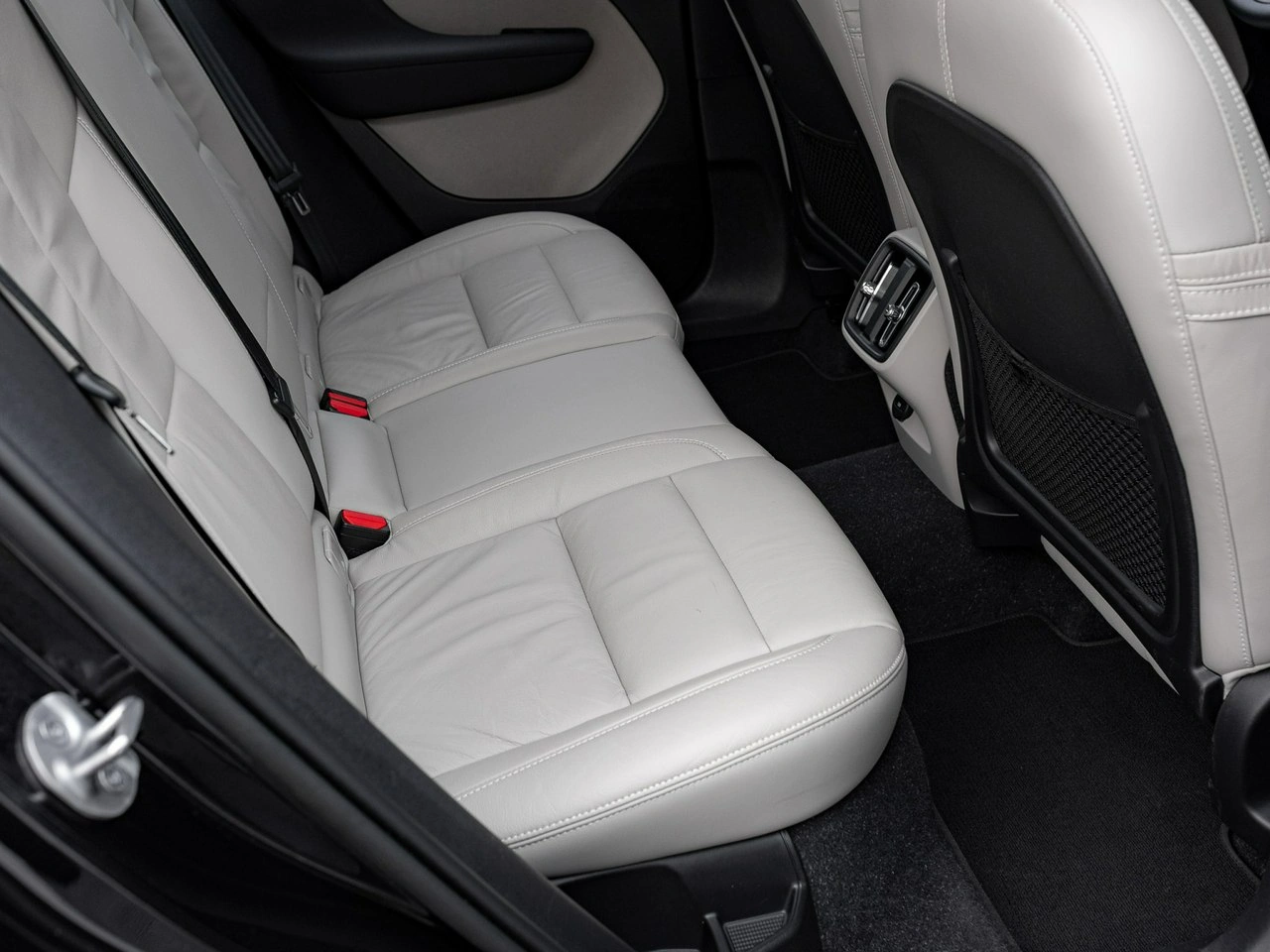 Volvo XC 40 - Zdjęcie 28