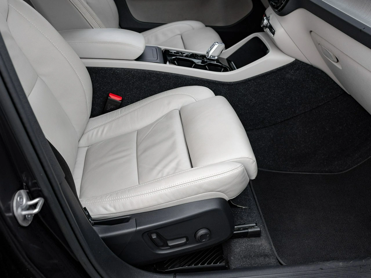 Volvo XC 40 - Zdjęcie 30