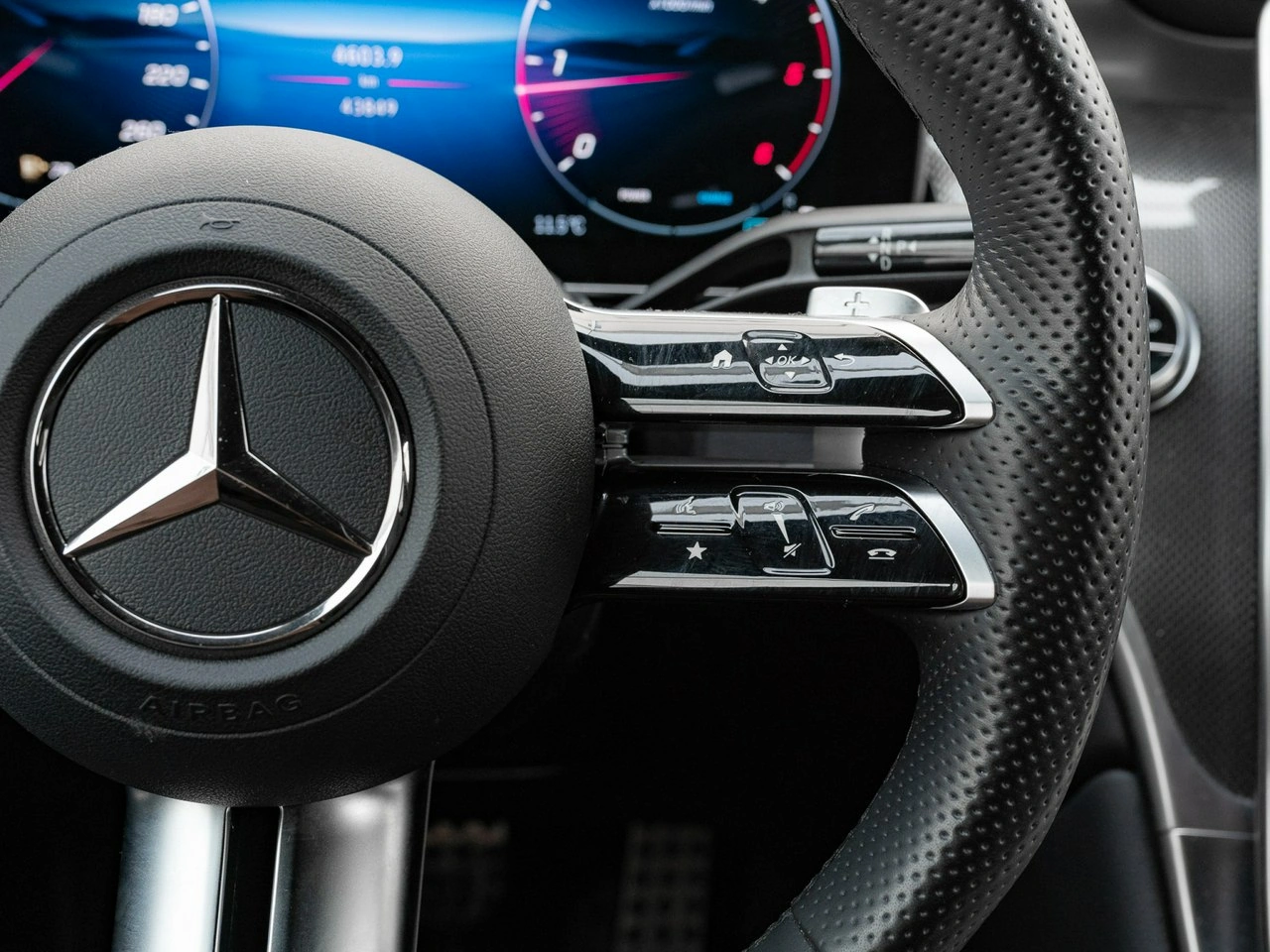 Mercedes GLC 220 - Zdjęcie 15