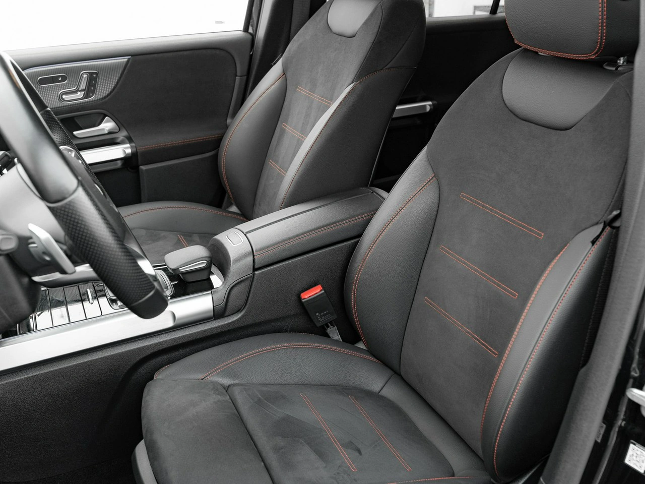 Mercedes EQB - Zdjęcie 12