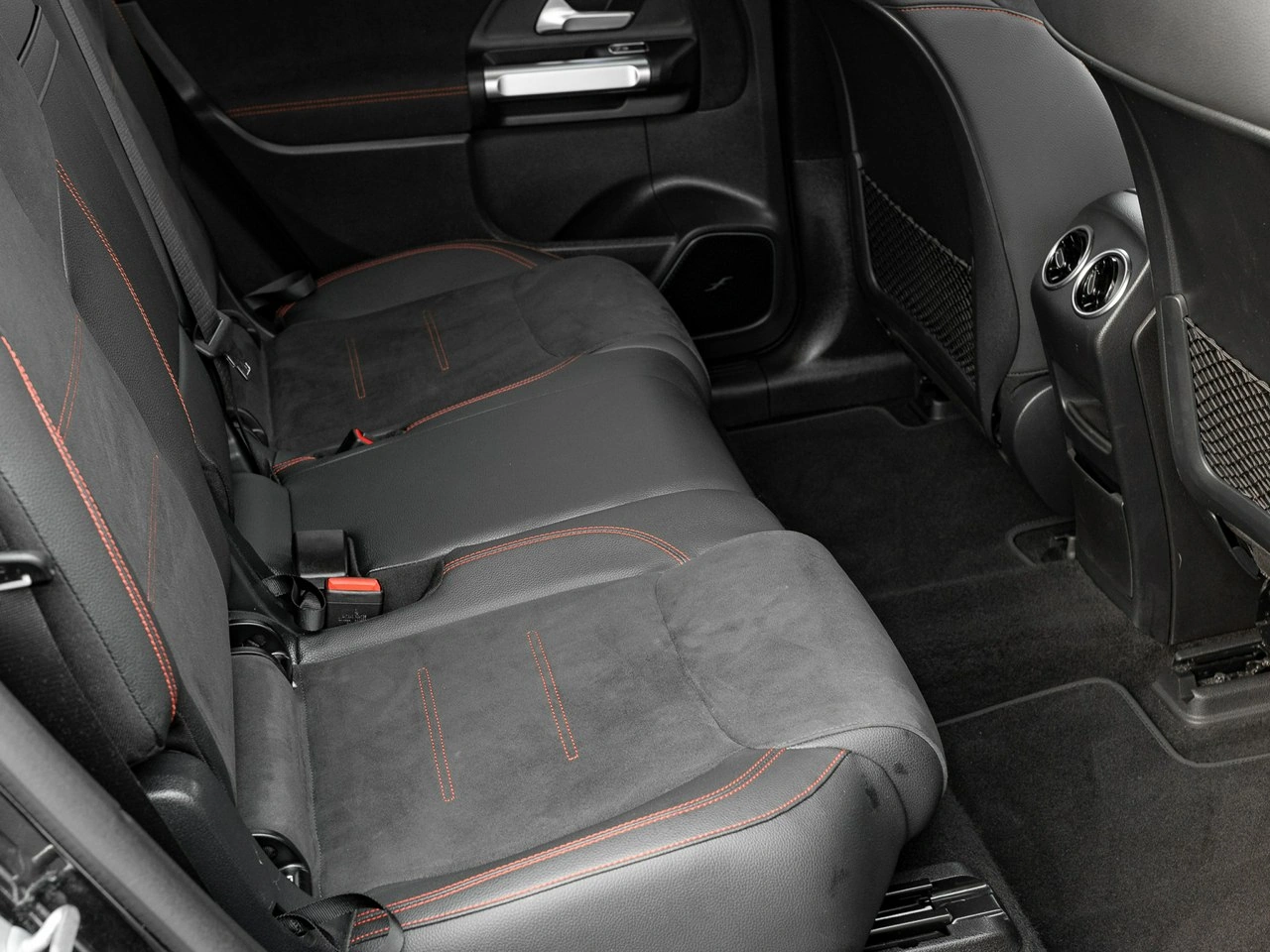 Mercedes EQB - Zdjęcie 28