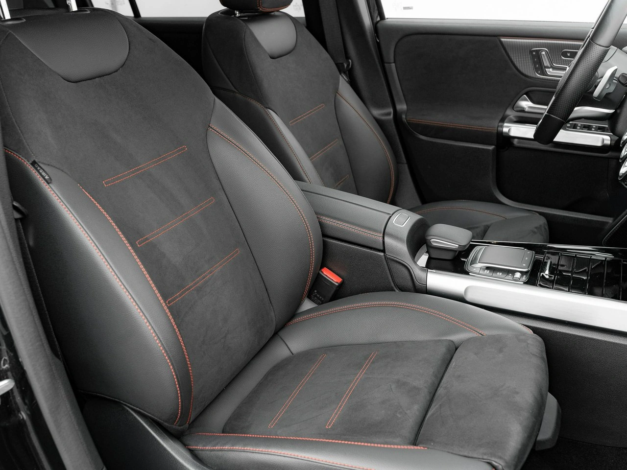 Mercedes EQB - Zdjęcie 31