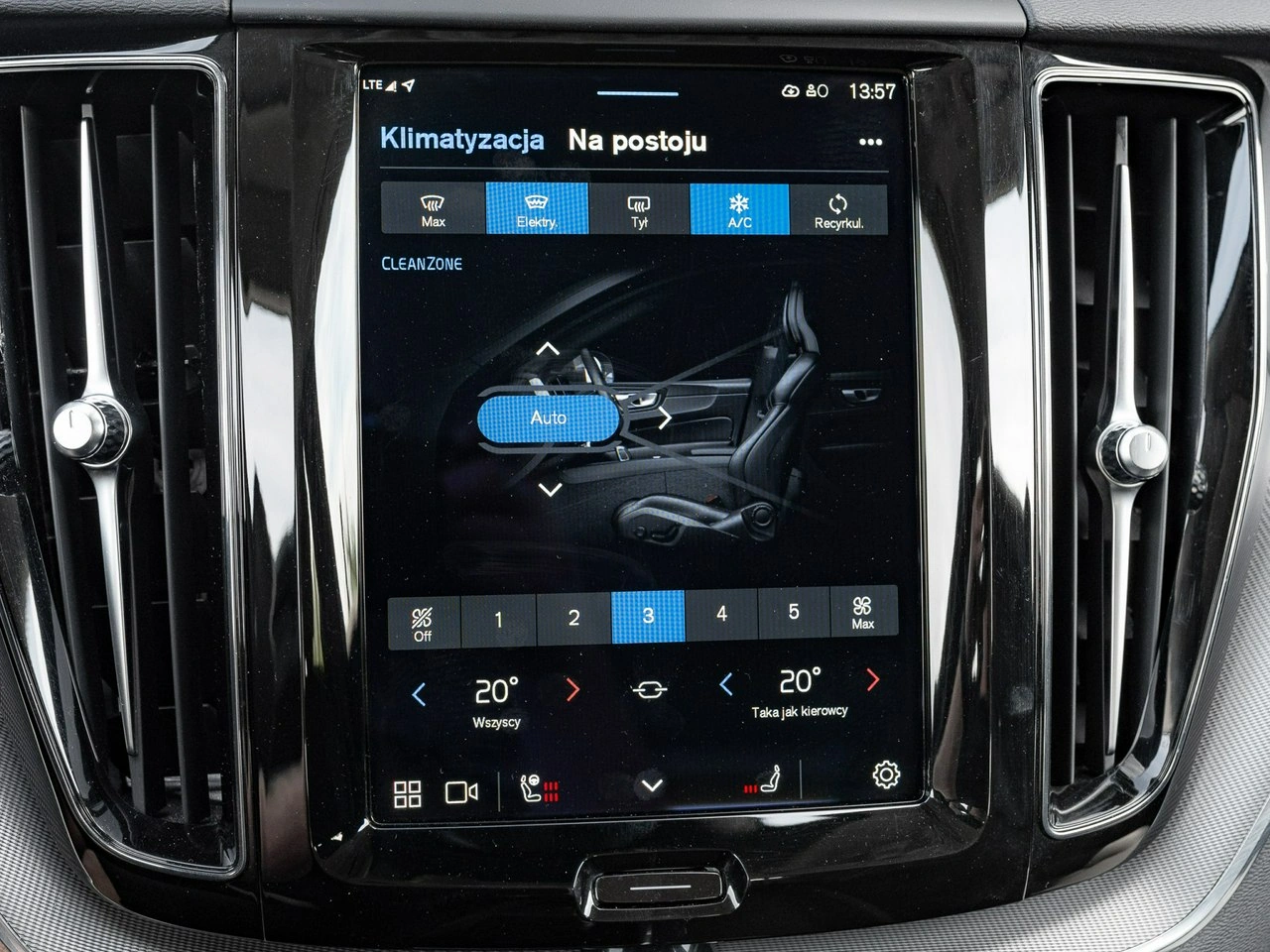 Volvo XC 60 - Zdjęcie 19