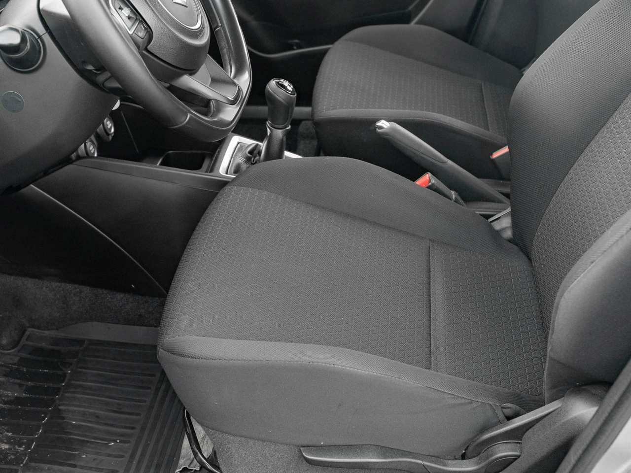 Suzuki Swift - Zdjęcie 10