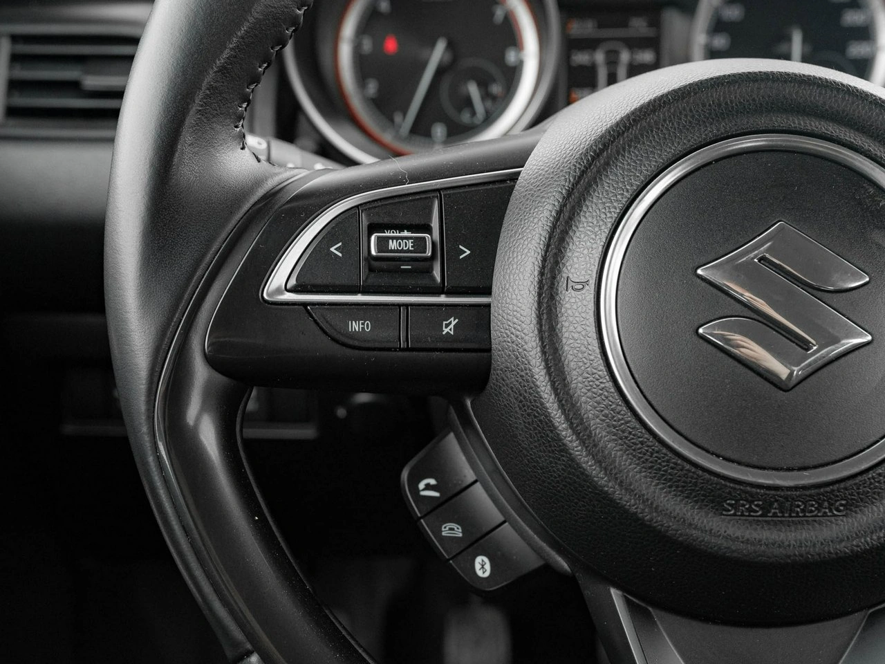 Suzuki Swift - Zdjęcie 12