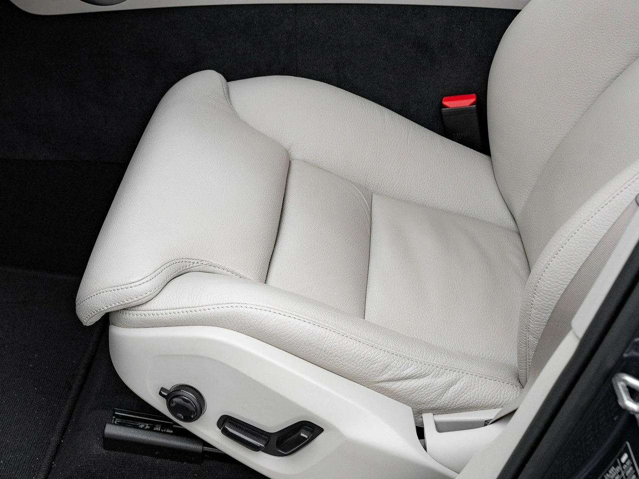 Volvo XC 60 - Zdjęcie 10