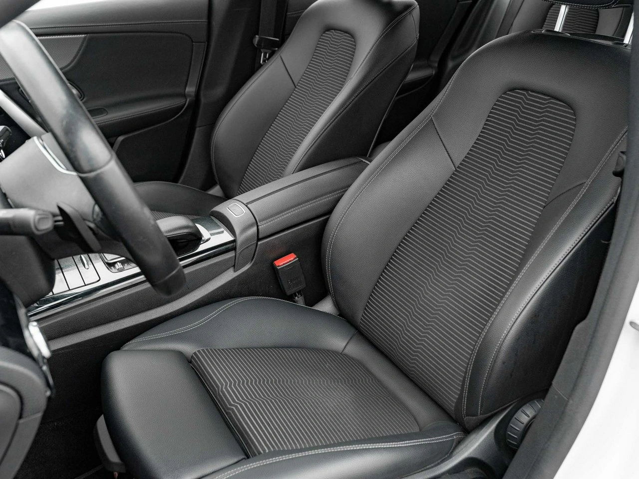 Mercedes CLA 180 - Zdjęcie 13