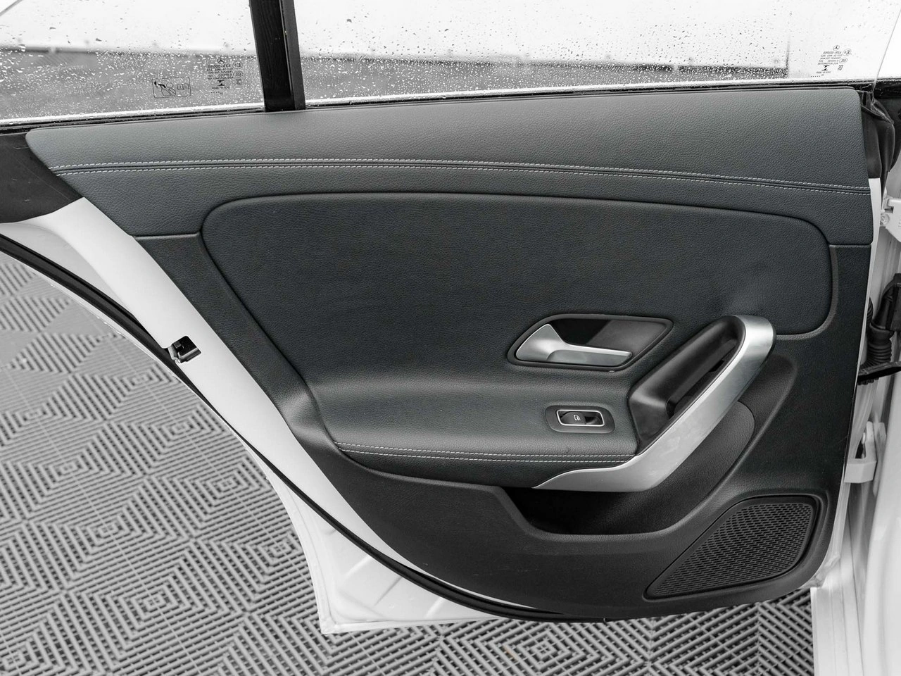 Mercedes CLA 180 - Zdjęcie 20