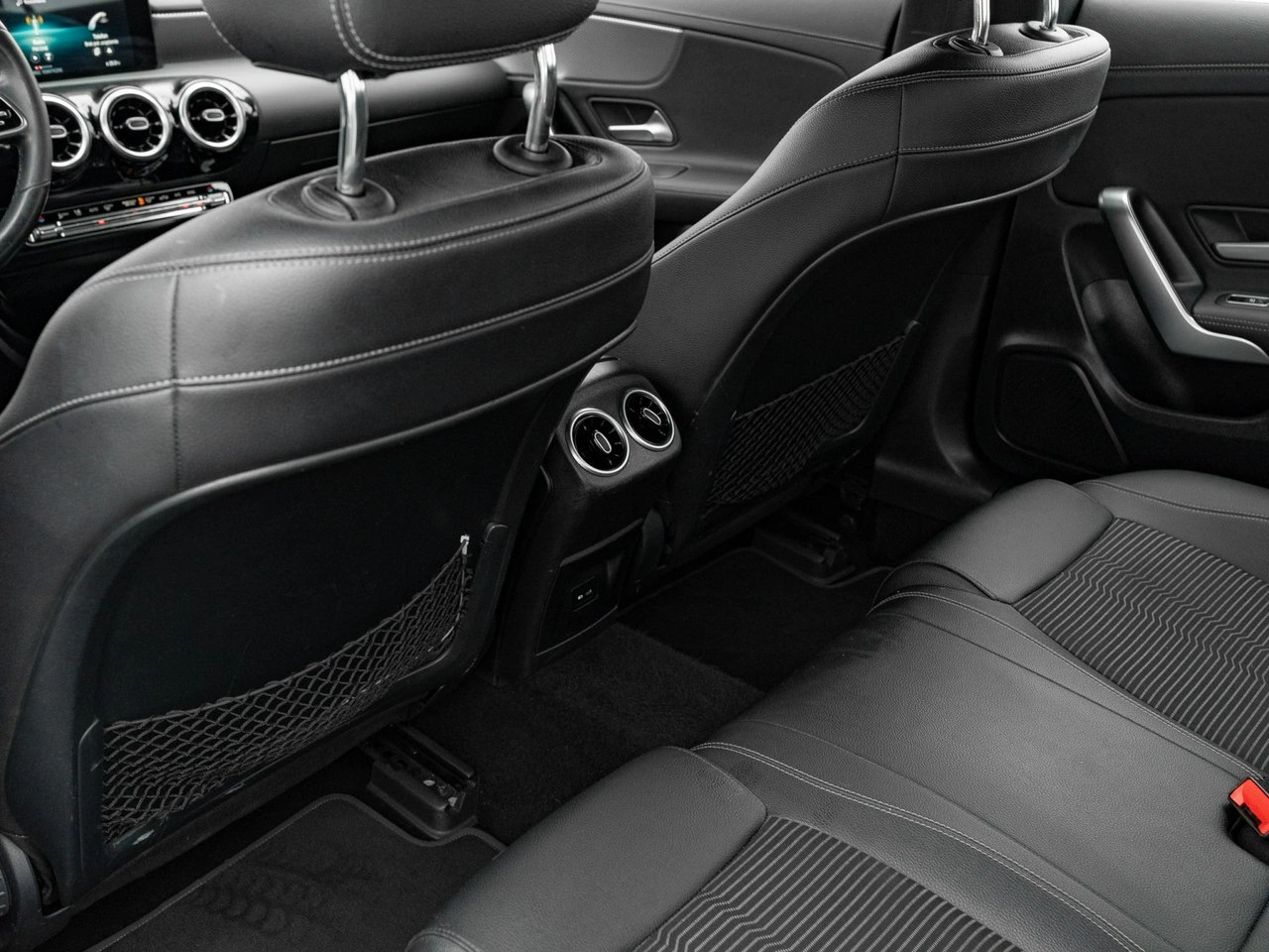 Mercedes CLA 180 - Zdjęcie 21