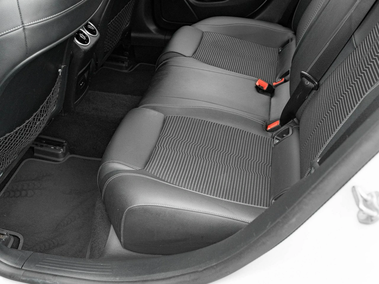 Mercedes CLA 180 - Zdjęcie 22