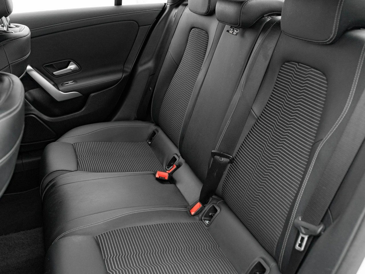 Mercedes CLA 180 - Zdjęcie 23