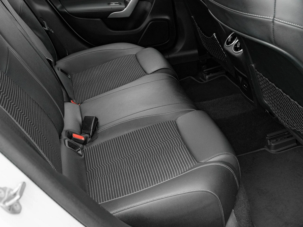 Mercedes CLA 180 - Zdjęcie 25