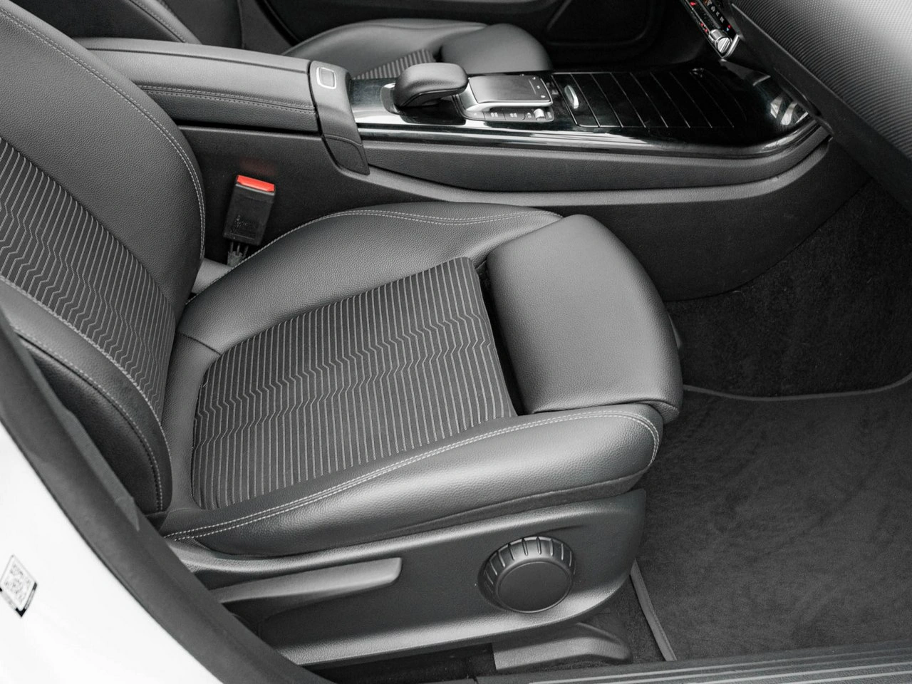 Mercedes CLA 180 - Zdjęcie 27