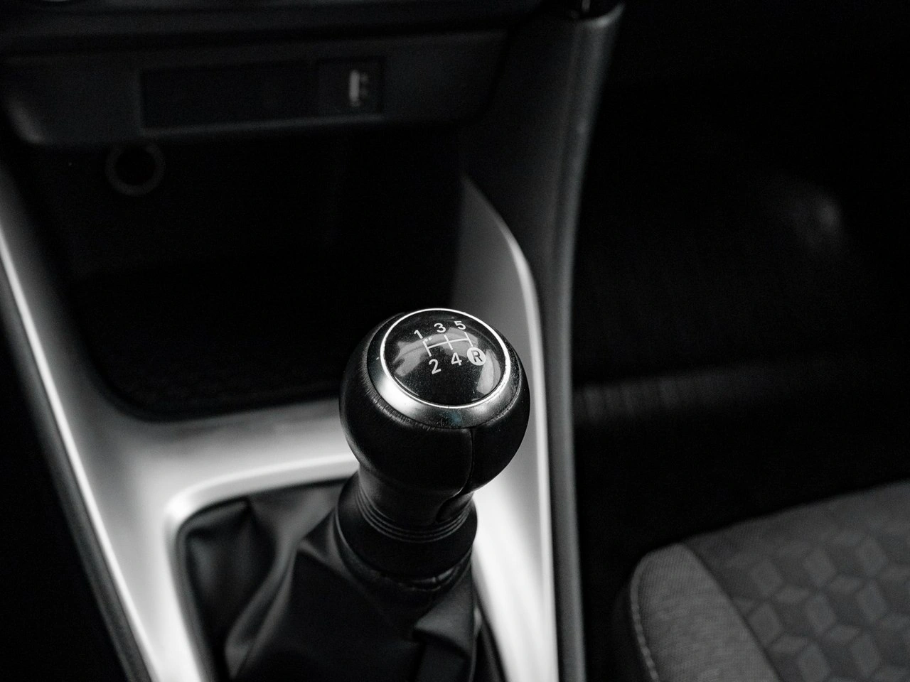 Toyota Yaris - Zdjęcie 16