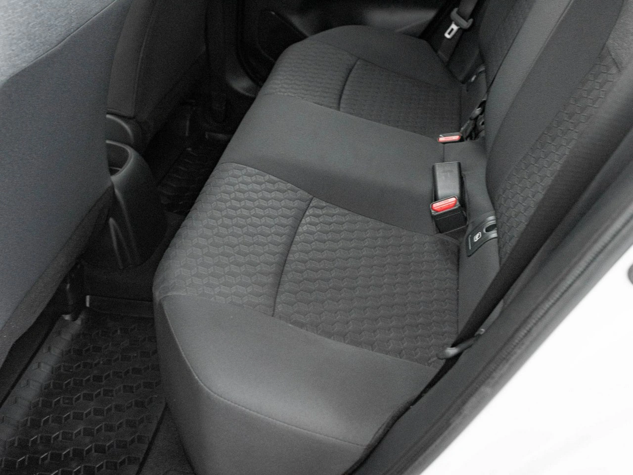 Toyota Yaris - Zdjęcie 24