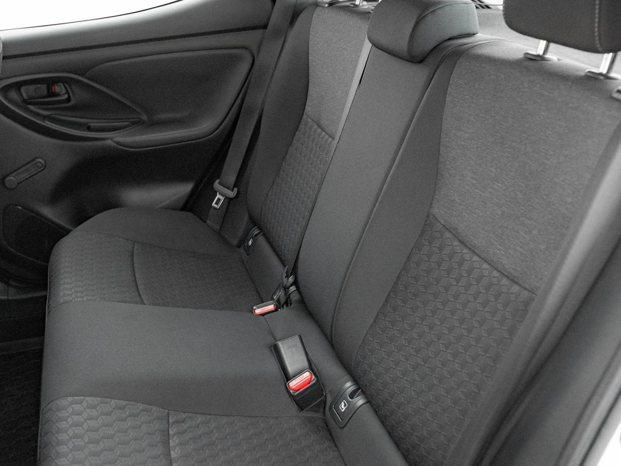 Toyota Yaris - Zdjęcie 25