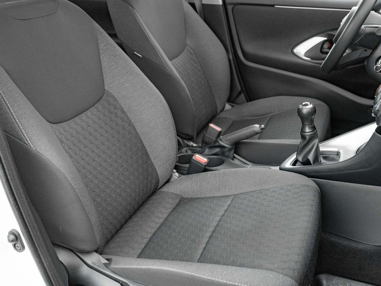 Toyota Yaris - Zdjęcie 28