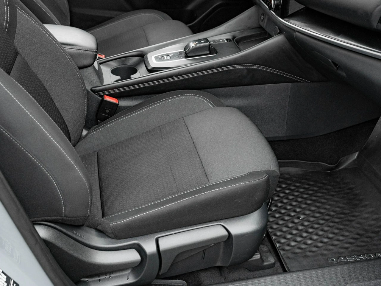 Nissan Qashqai - Zdjęcie 28