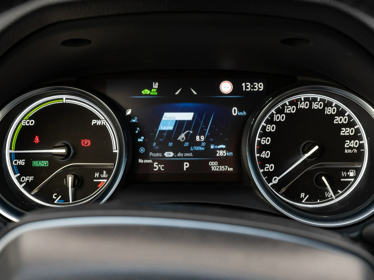 Toyota Camry - Zdjęcie 14