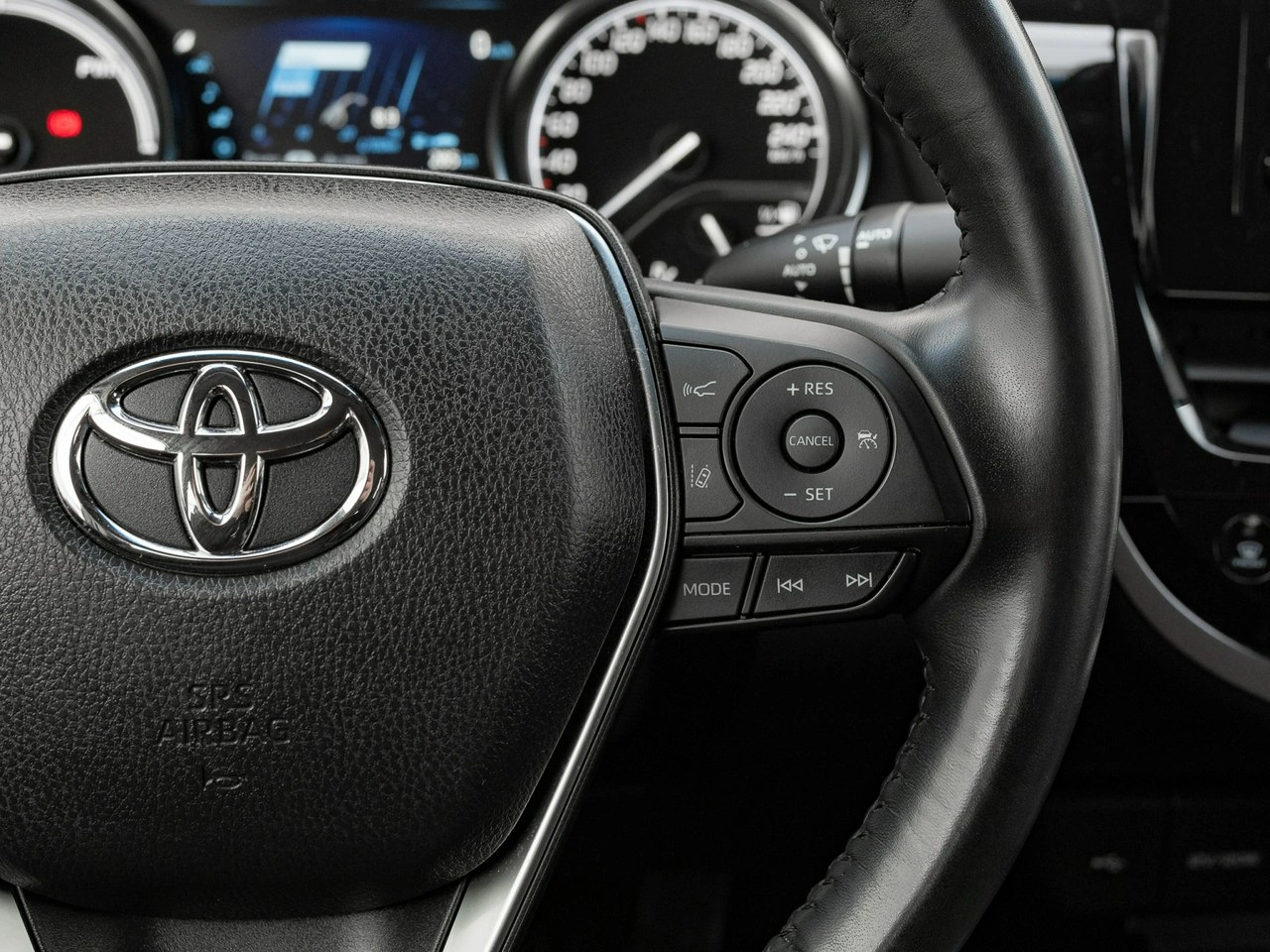 Toyota Camry - Zdjęcie 16