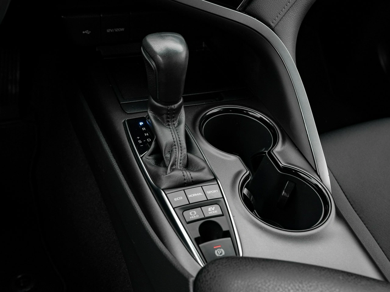 Toyota Camry - Zdjęcie 17