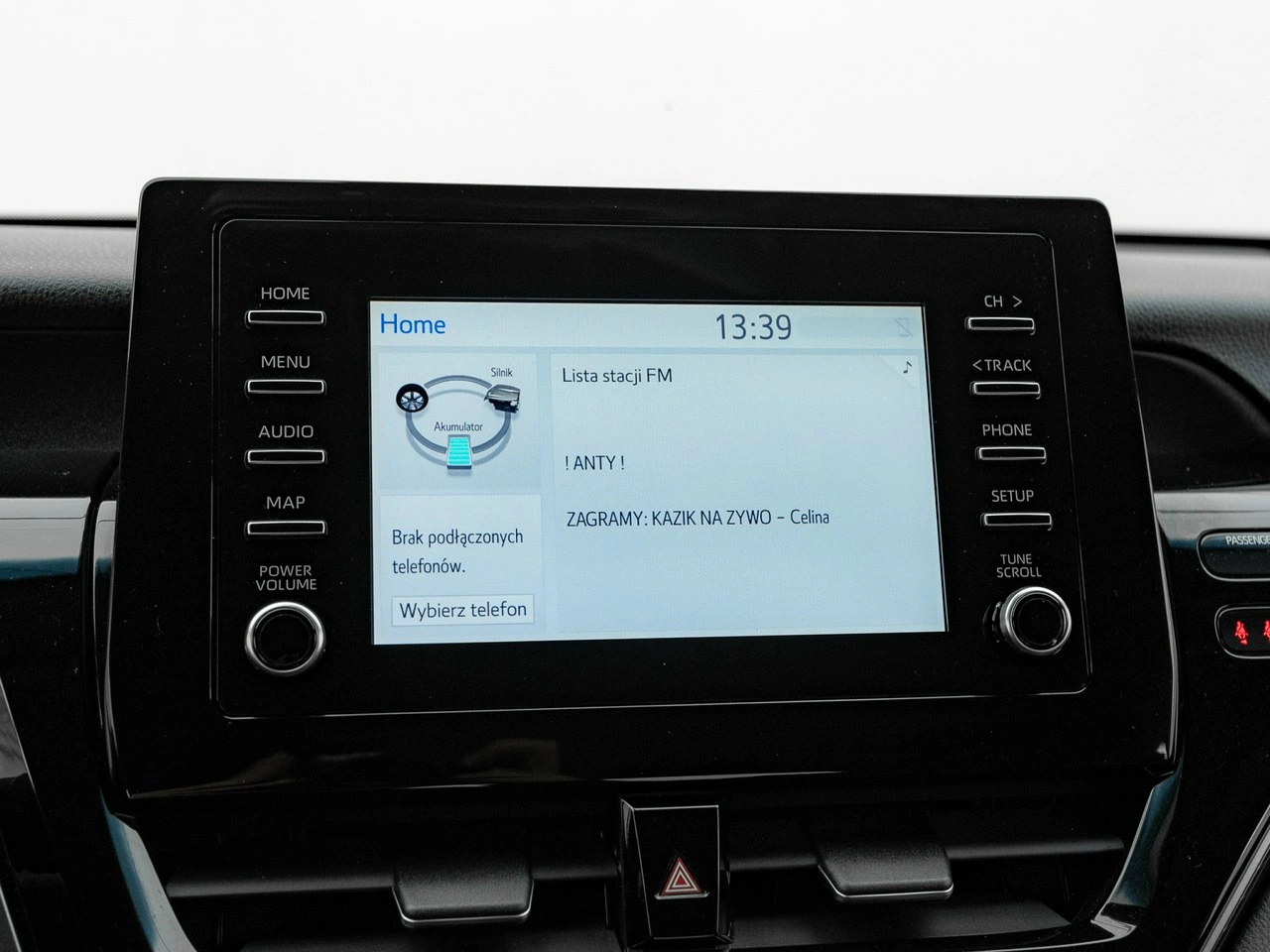 Toyota Camry - Zdjęcie 19