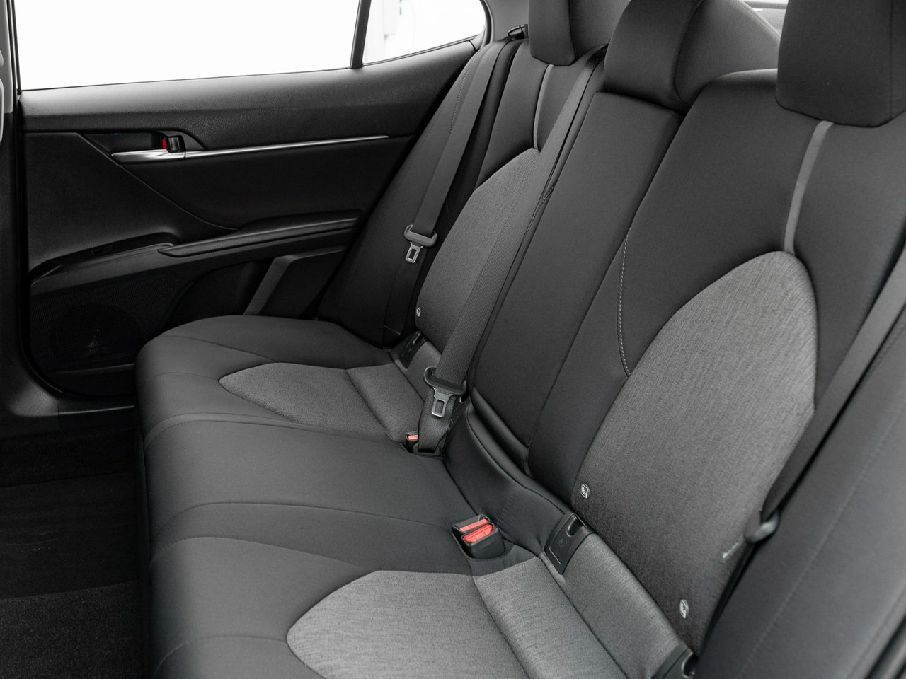 Toyota Camry - Zdjęcie 26