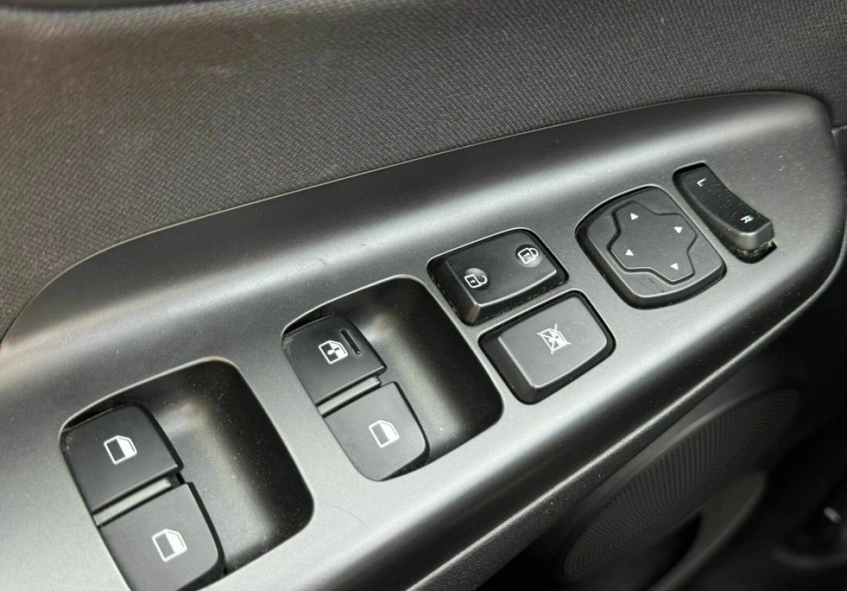 Hyundai Kona - Zdjęcie 10