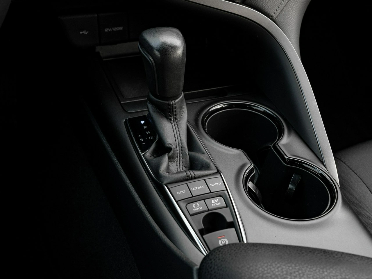 Toyota Camry - Zdjęcie 14