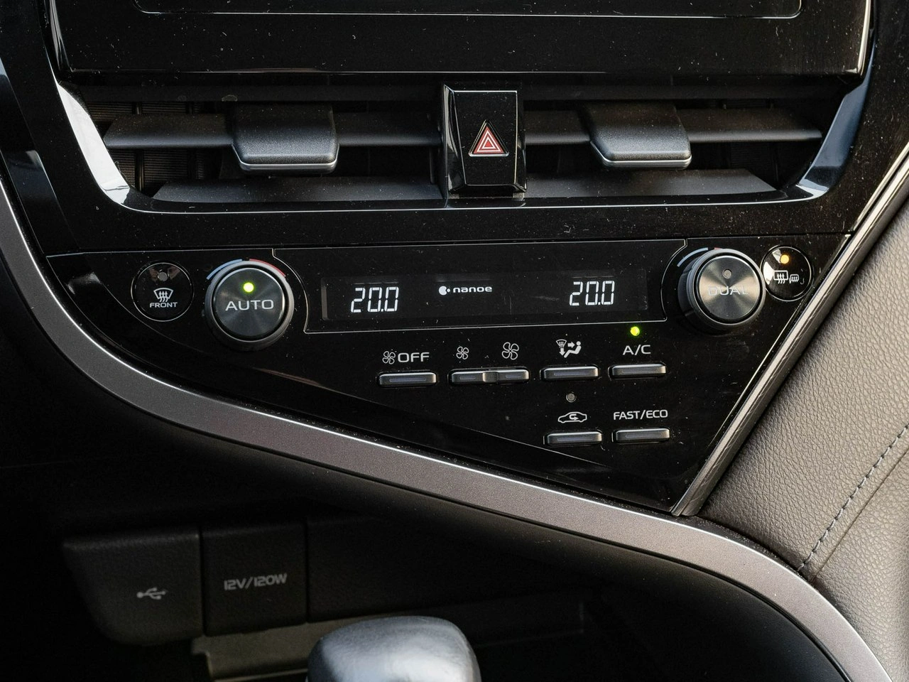 Toyota Camry - Zdjęcie 15