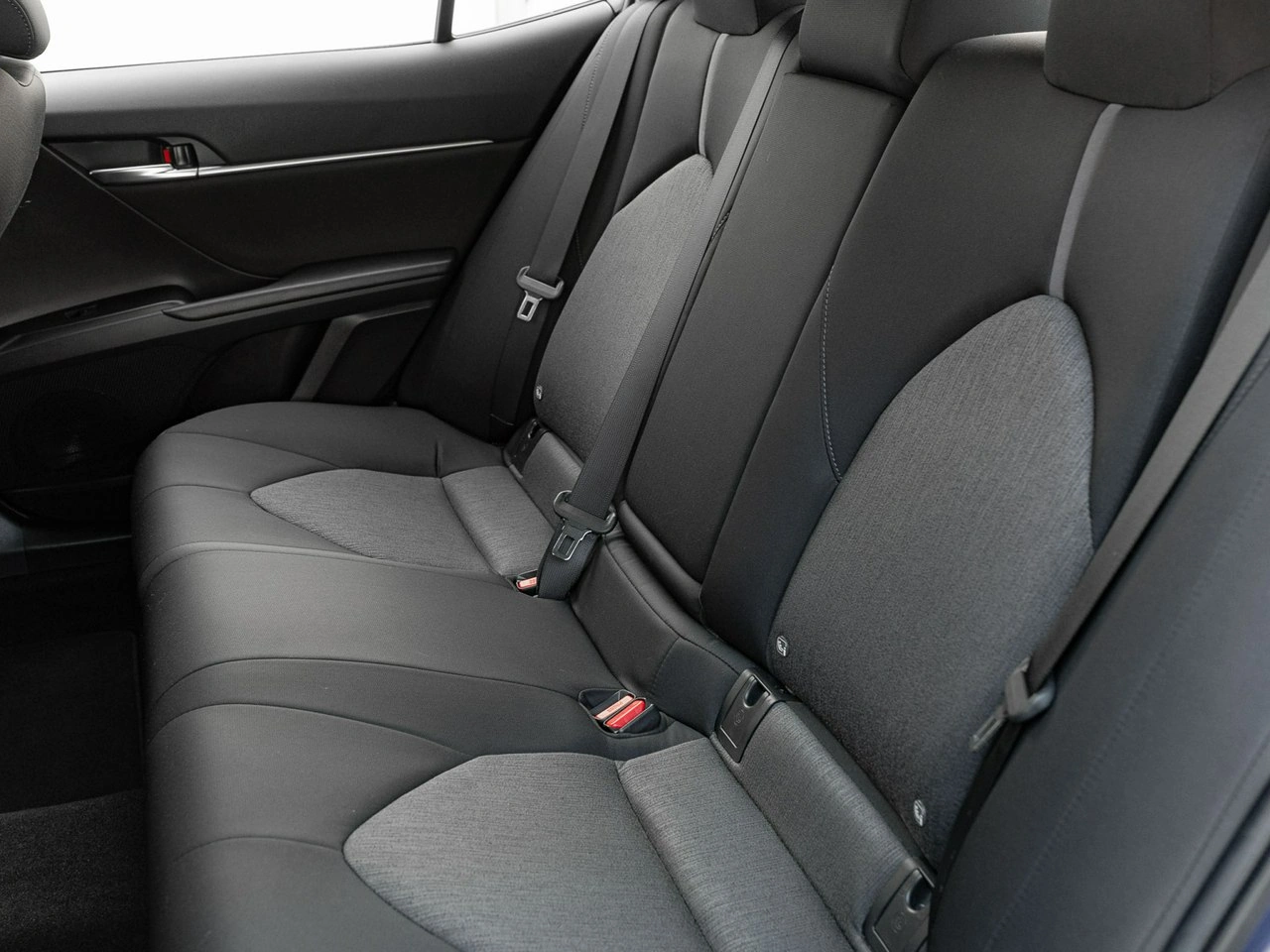 Toyota Camry - Zdjęcie 23