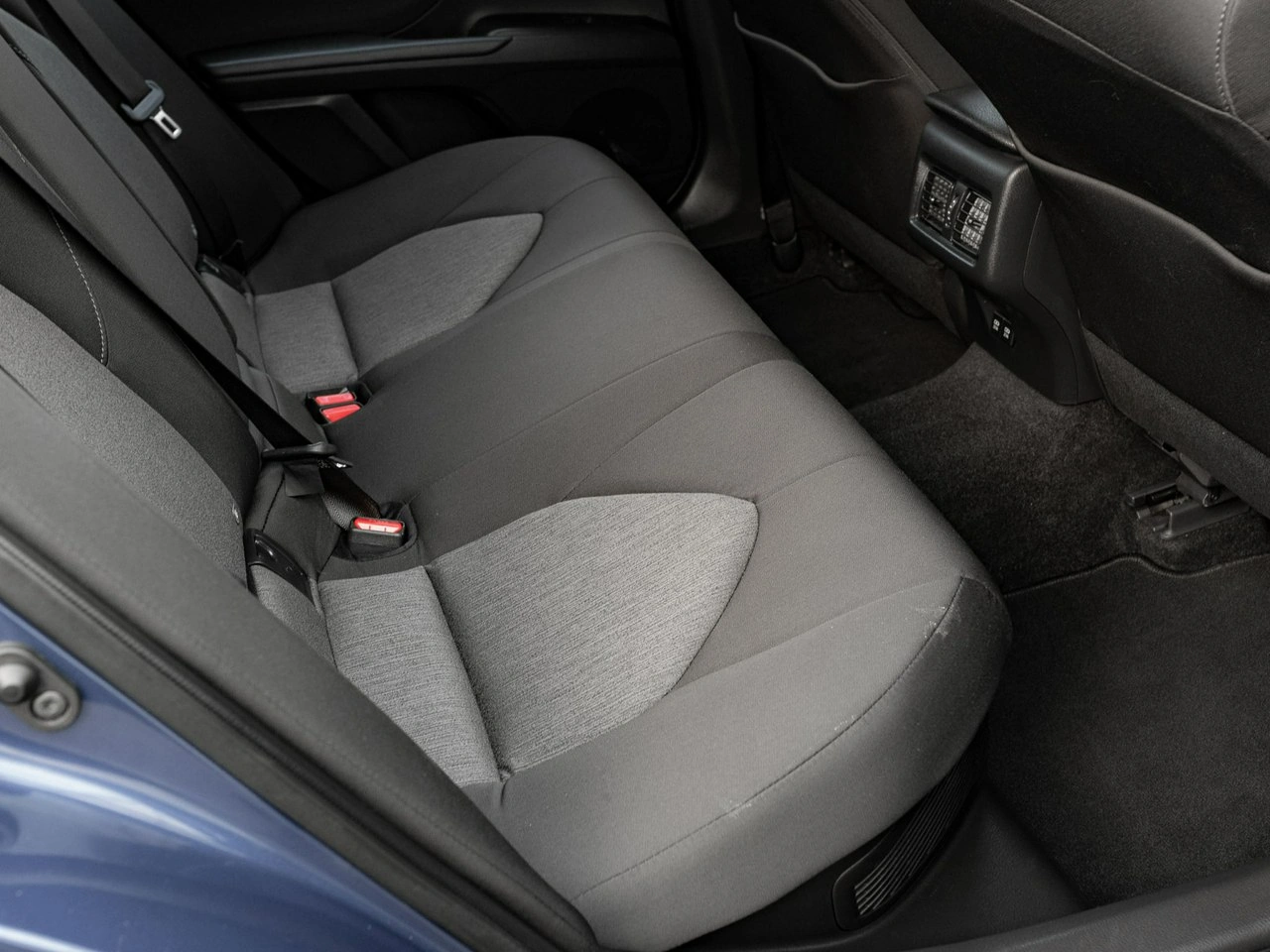 Toyota Camry - Zdjęcie 25