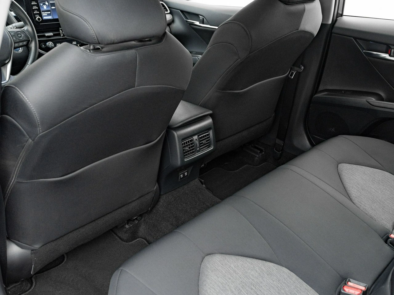 Toyota Camry - Zdjęcie 22