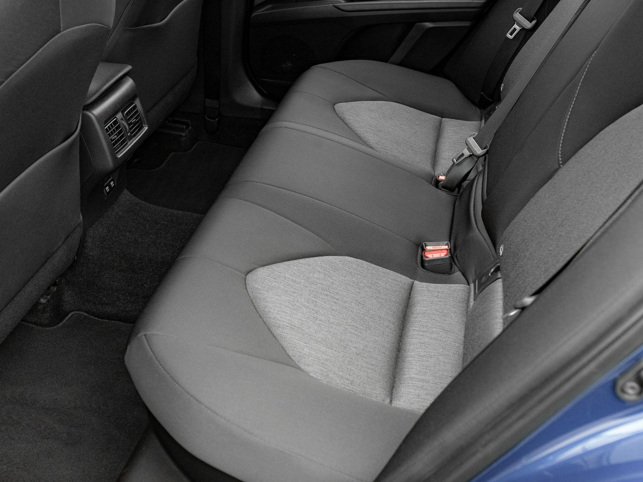 Toyota Camry - Zdjęcie 23