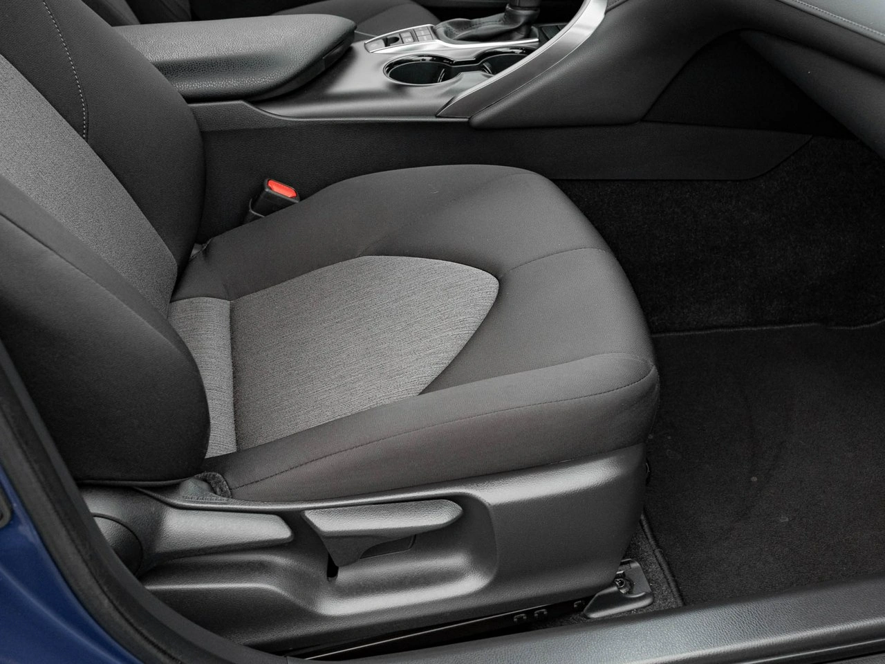 Toyota Camry - Zdjęcie 26